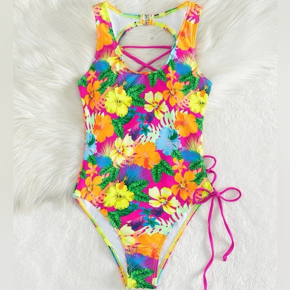 Lace Up Back Floral Swimsuit - Picture 3 of 4